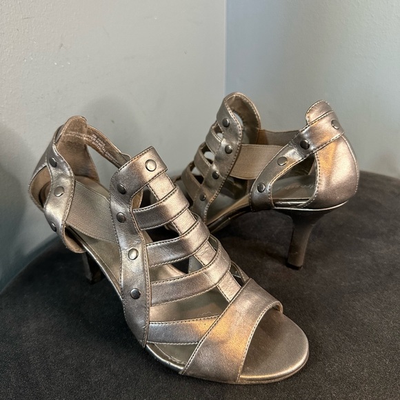 Dress Barn Shoes - Dressbarn Pewter/Metallic Gray Elastic Strappy Heeled Sandals